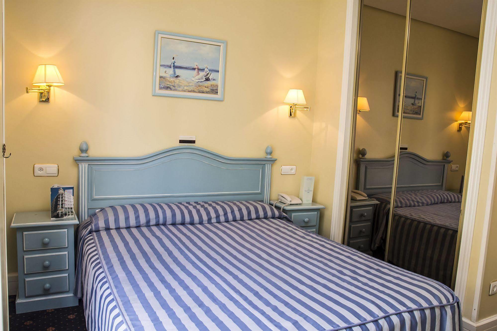 Hotel Villa De Laredo Fuengirola Luaran gambar