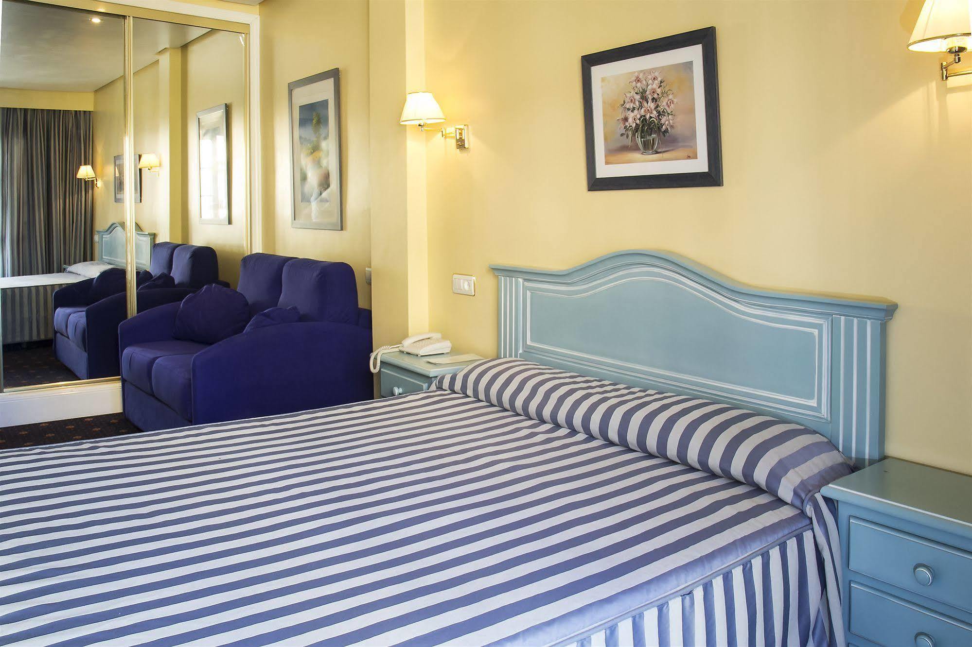 Hotel Villa De Laredo Fuengirola Luaran gambar